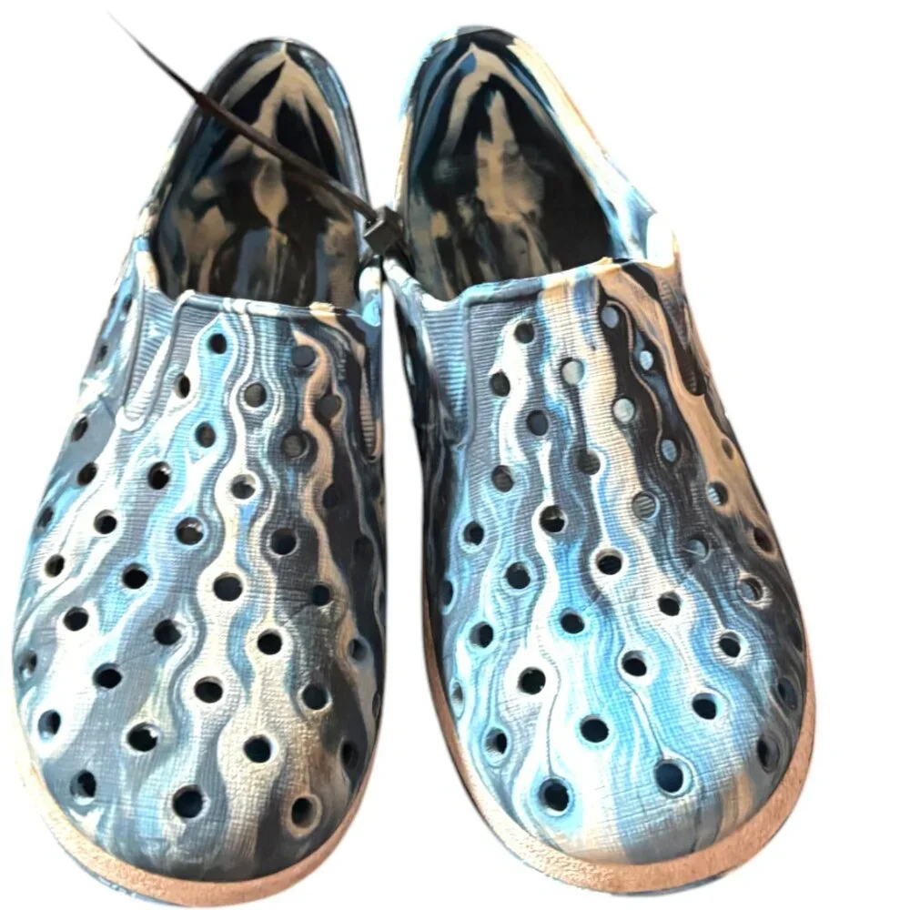 boys' and girls' toddler blue and white marbled slip-on water shoes‎ in size 10